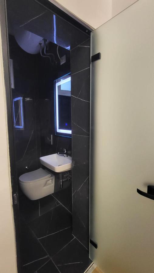 Karanxha'S Room Tiranë Eksteriør bilde
